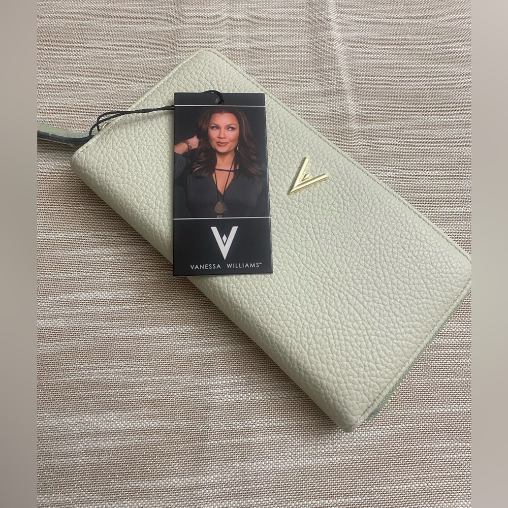 Vanessa Williams Bone/Mint Pebbled Textured Zip Around Faux Leather Designer